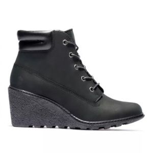 Timberland Women's Amston Wedge Booties